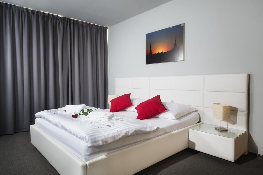 Hotel Atom Trebic Room photo